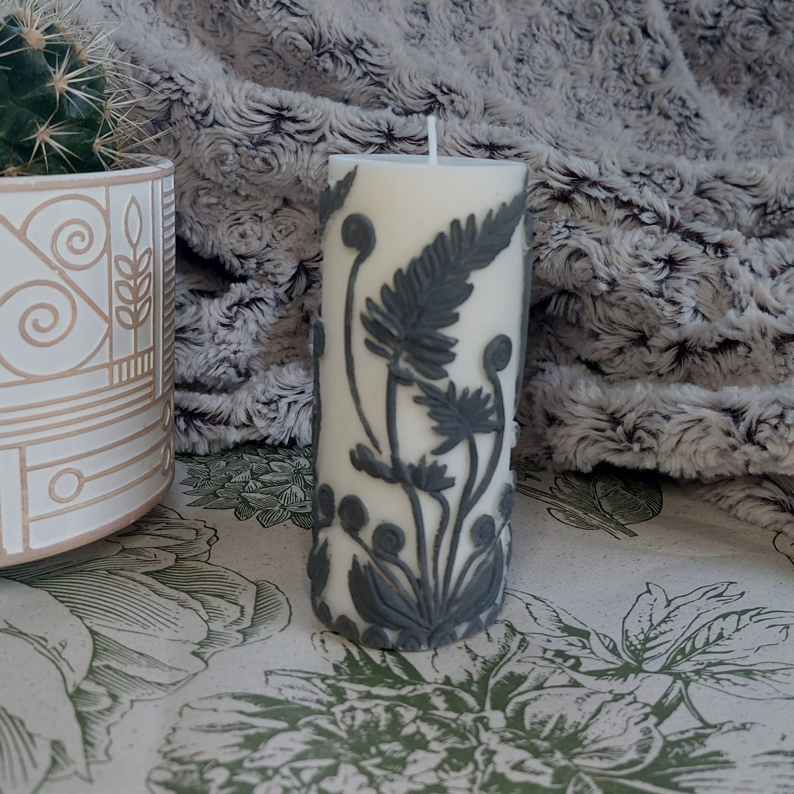 Colonnes de lumière — bougies décoratives, création artisanale À fleur de flamme